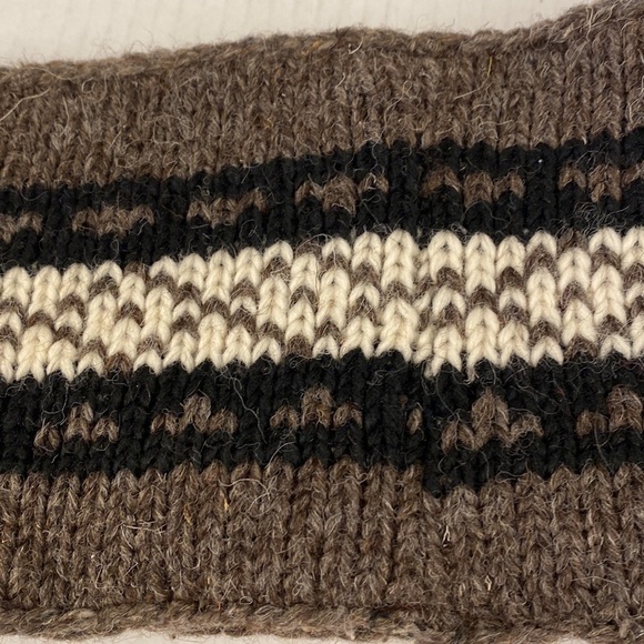 Lambswool ear warmer earmuffs made in Nepal wool knit lined made in Nepal - Picture 7 of 7